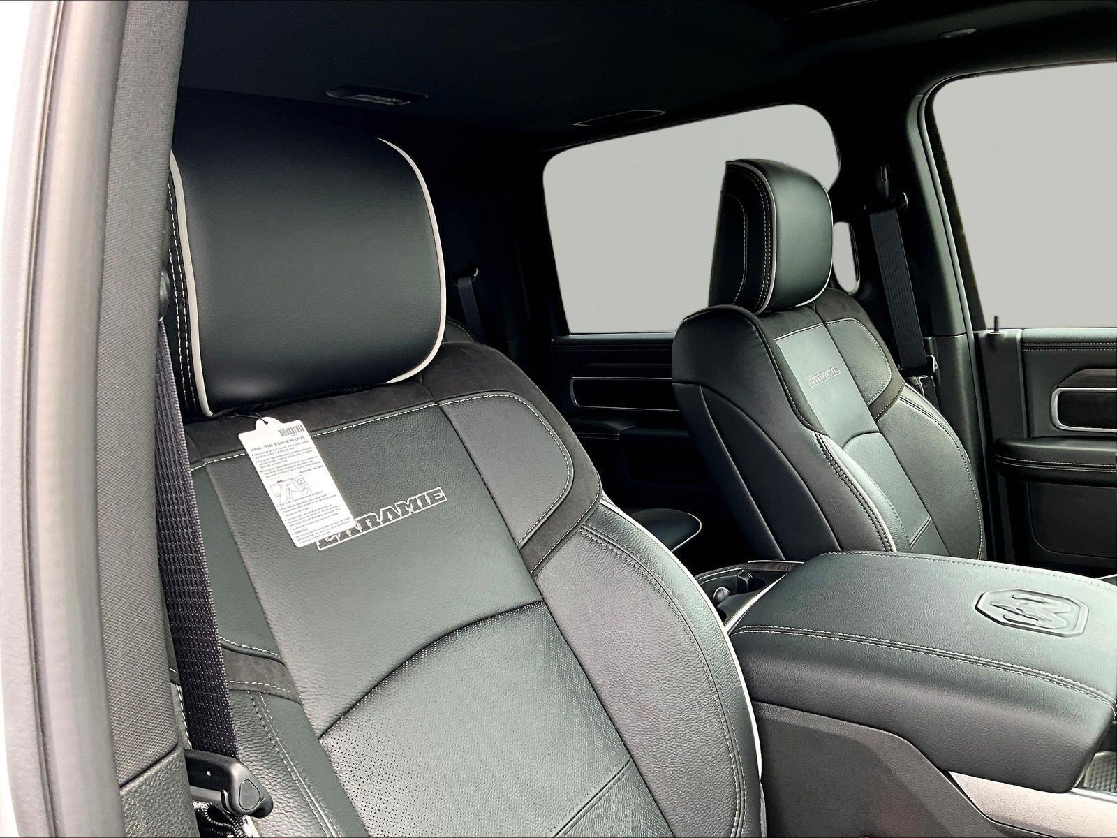 New 2026 RAM 2500 Laramie AWD/4WD image 19