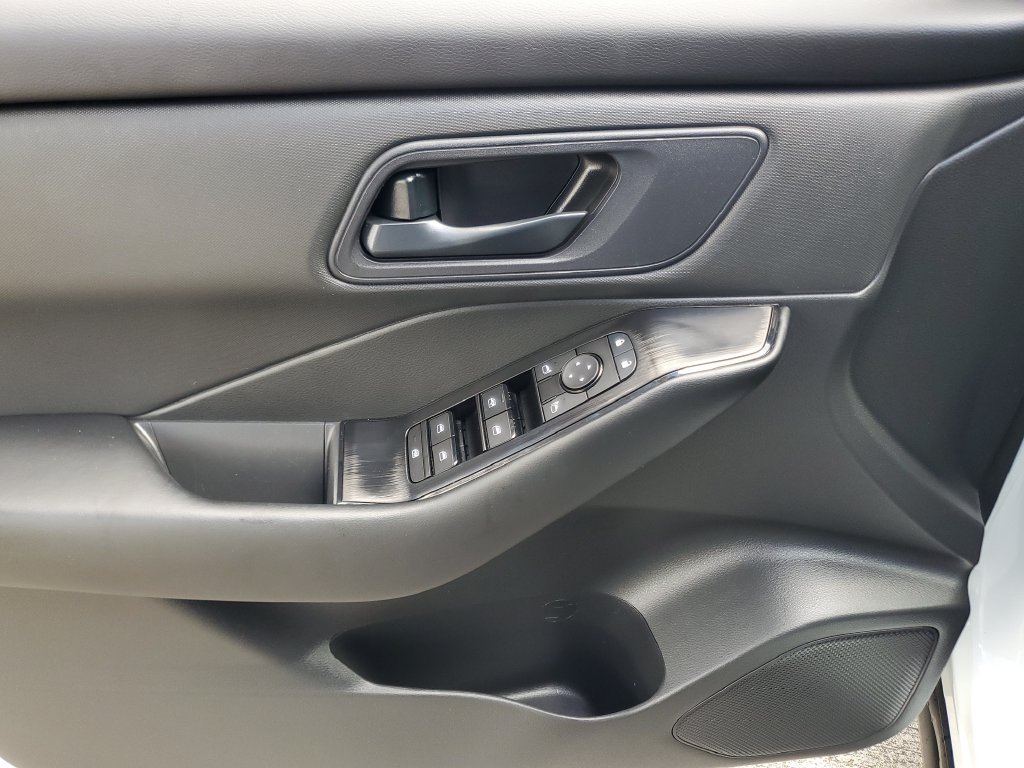 Certified 2025 Nissan Rogue S FWD image 17