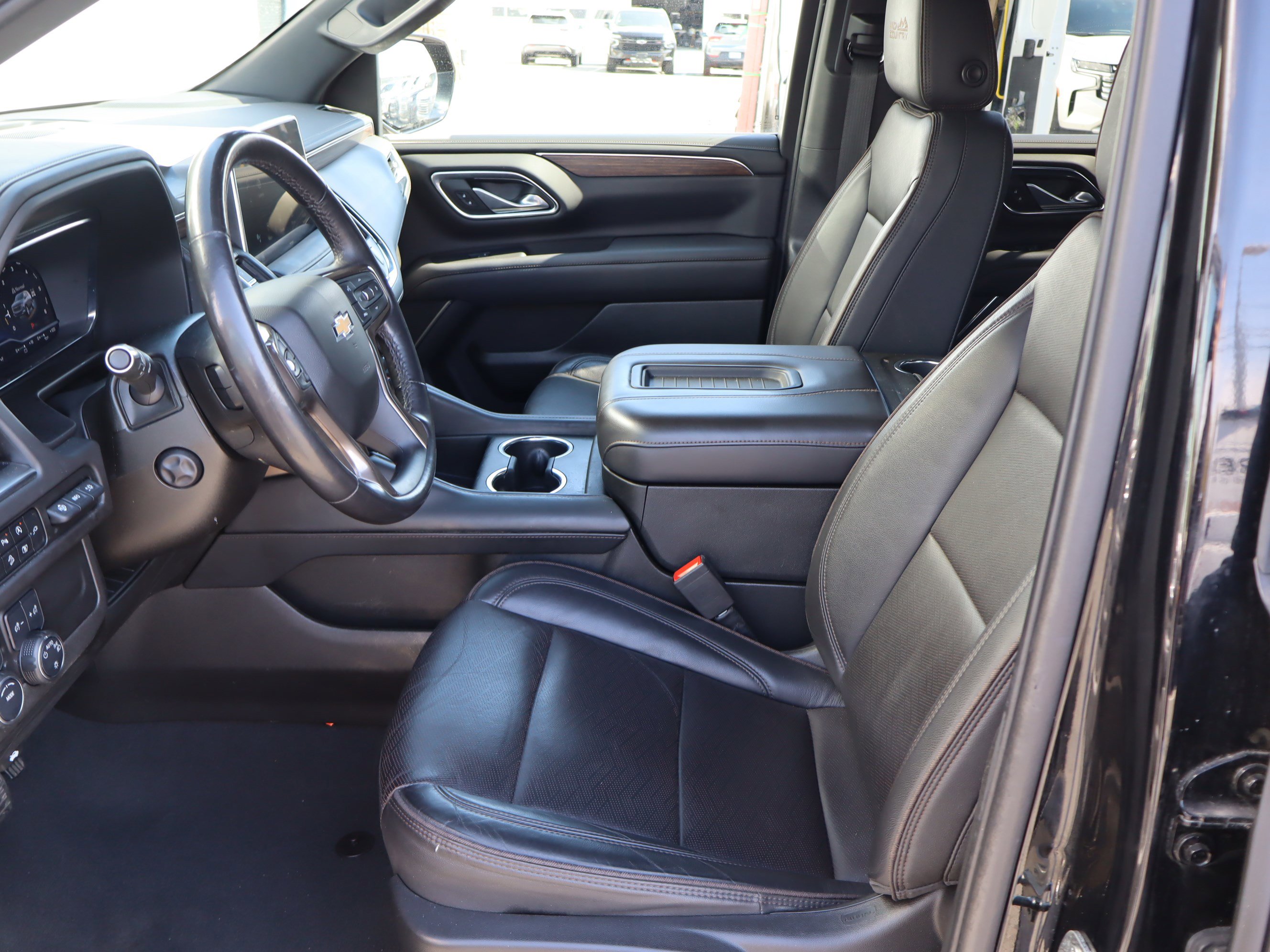 Used 2022 Chevrolet Tahoe High Country AWD/4WD image 18