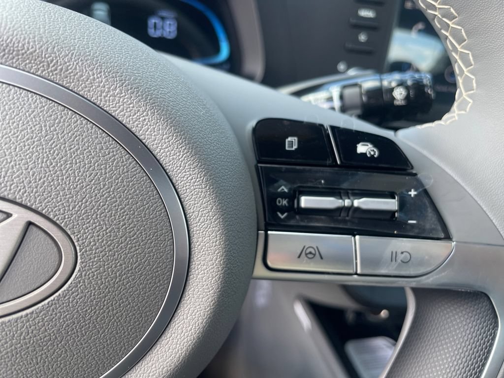 Used 2026 Hyundai Elantra Sport FWD image 24