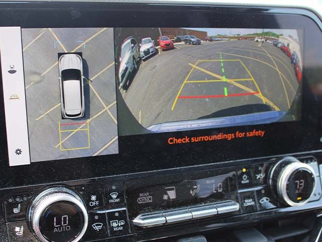 Used 2023 Toyota Highlander Platinum FWD image 11