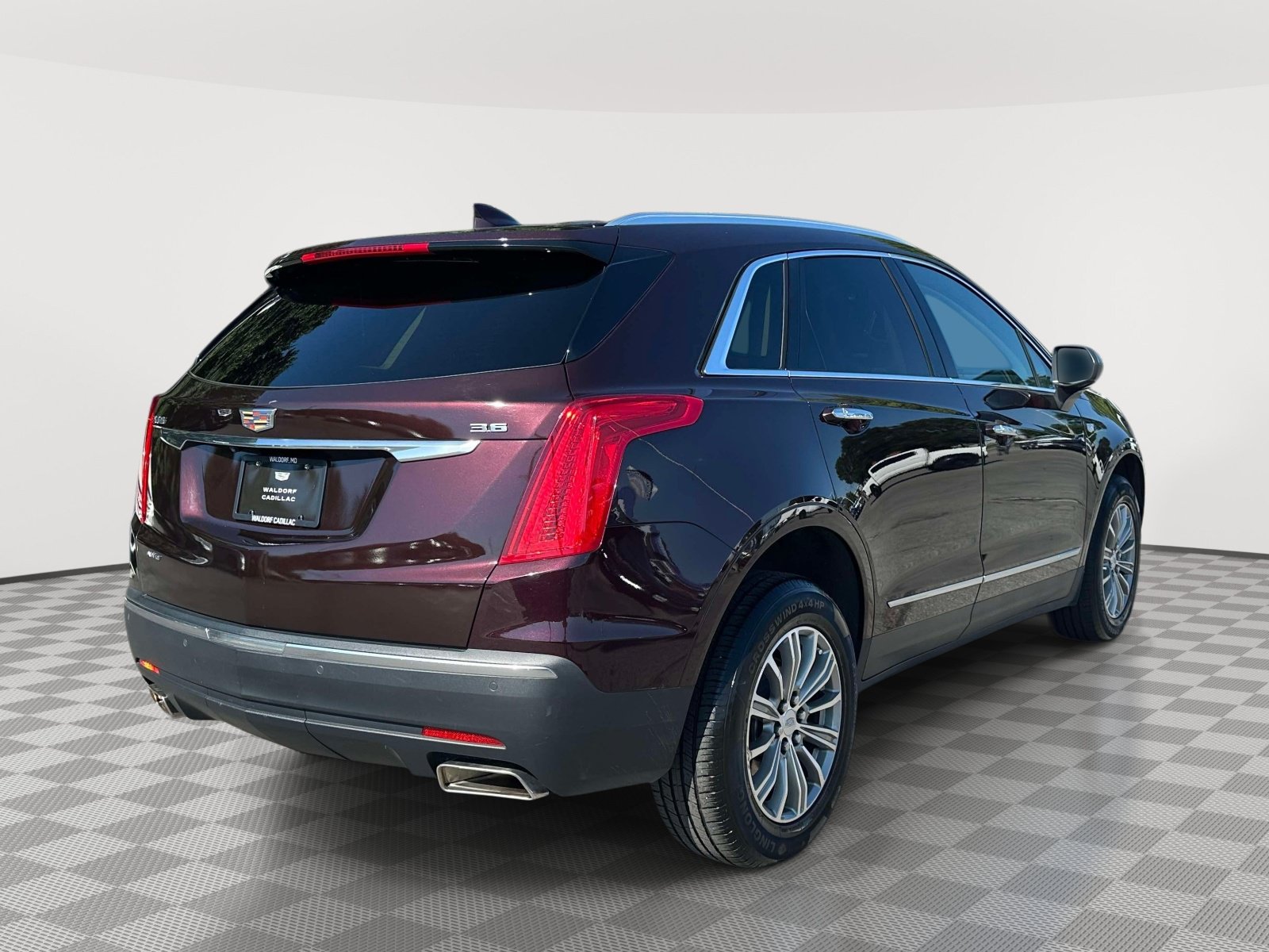 Used 2018 Cadillac XT5 Luxury w/ Driver Awareness Package AWD/4WD image 6