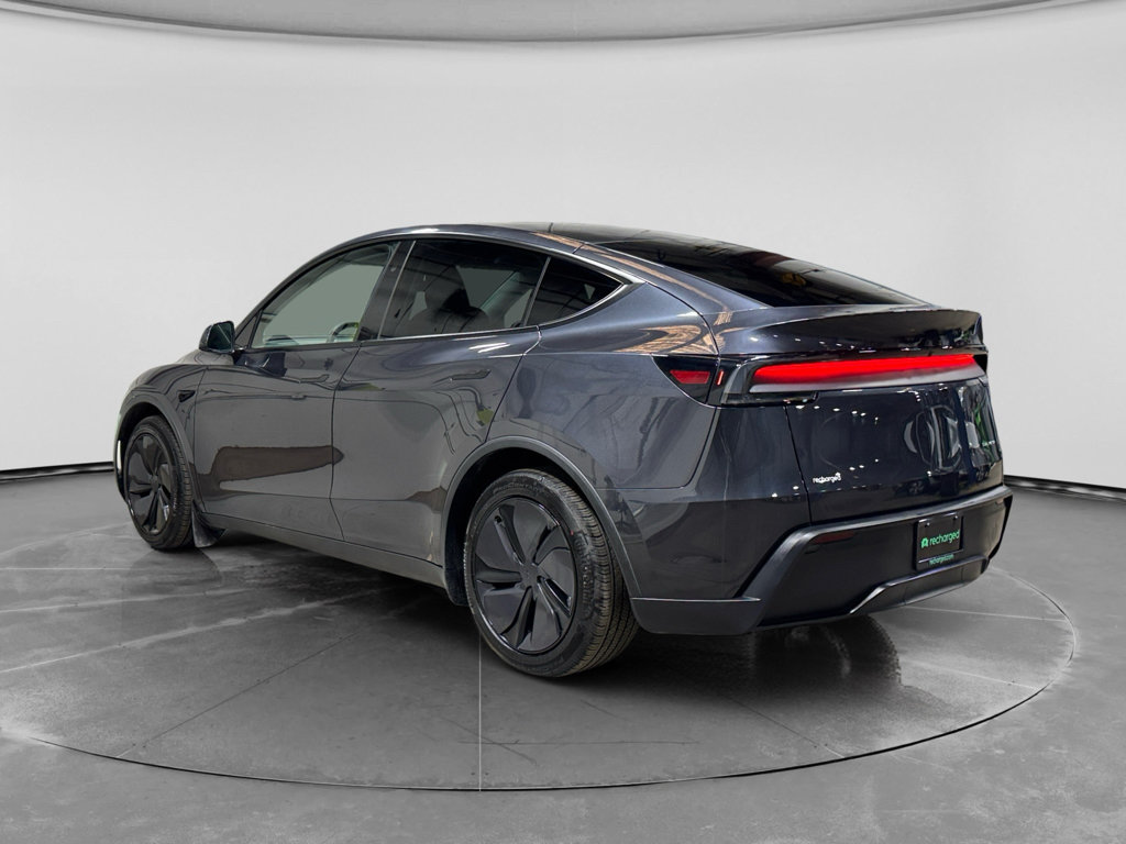 Used 2026 Tesla Model Y Long Range AWD/4WD image 2