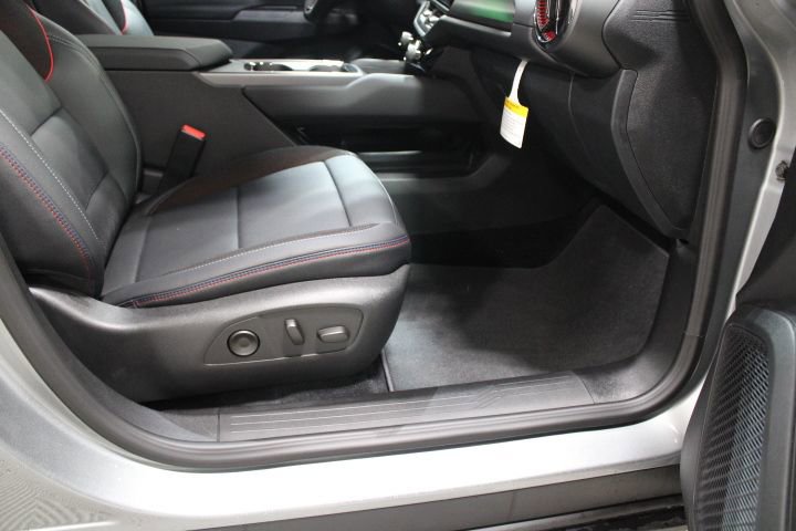 New 2026 Chevrolet Equinox EV RS image 25