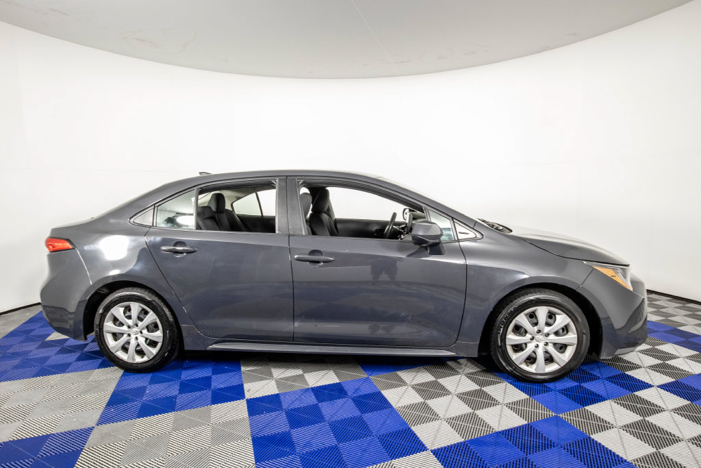 Used 2024 Toyota Corolla LE FWD image 4
