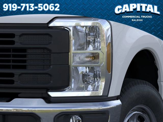 New 2026 Ford F250 XL w/ XL Chrome Package image 18