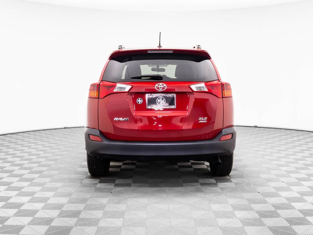 Used 2015 Toyota RAV4 XLE video 4