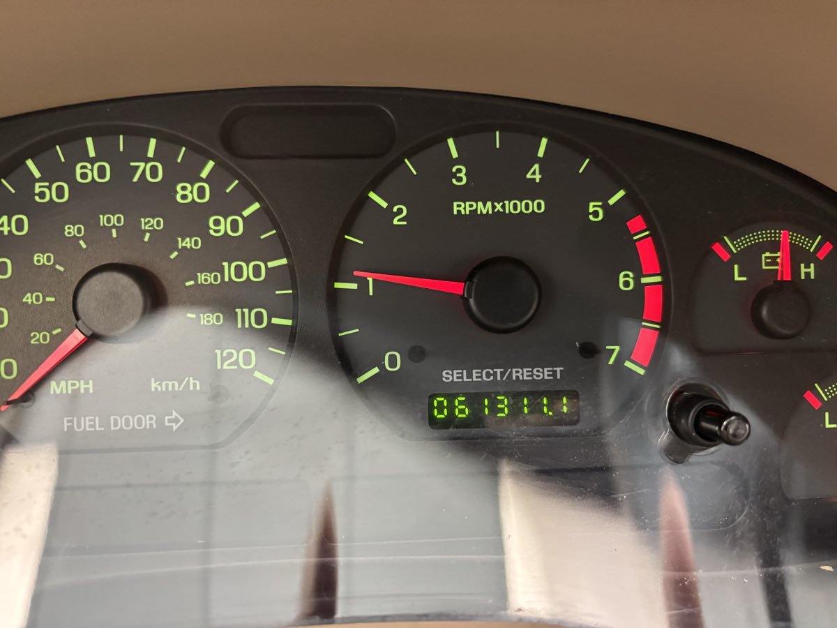 Used 2003 Ford Mustang Convertible RWD image 22