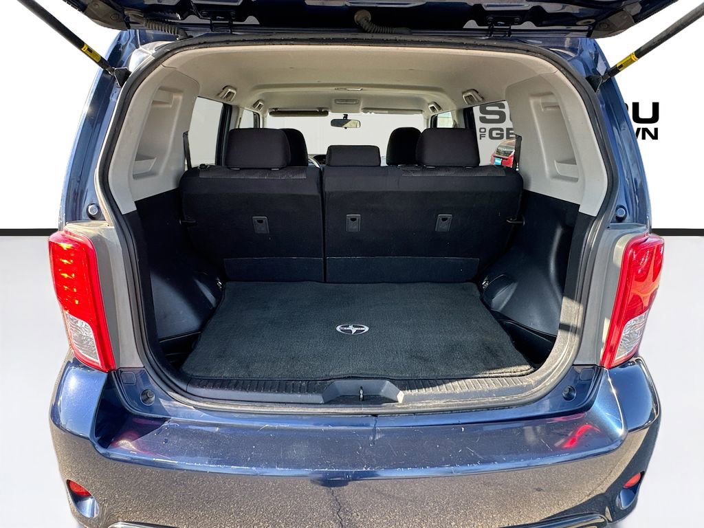 Used 2015 Scion xB image 29