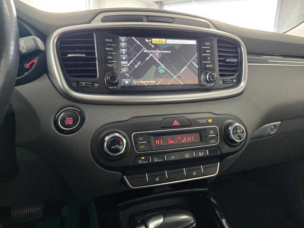 Used 2019 Kia Sorento SX image 30