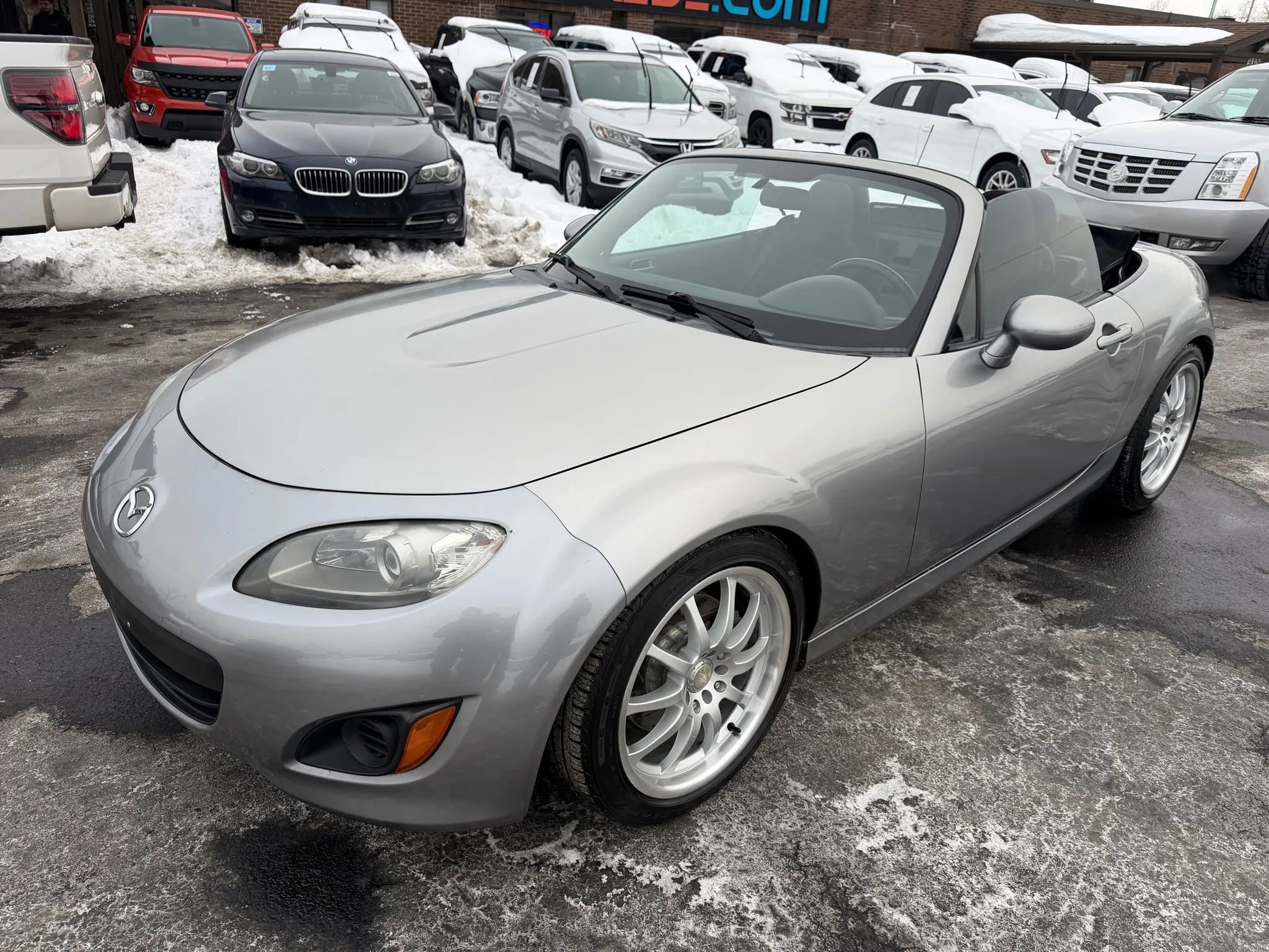 Used 2010 MAZDA MX-5 Miata Sport image 8