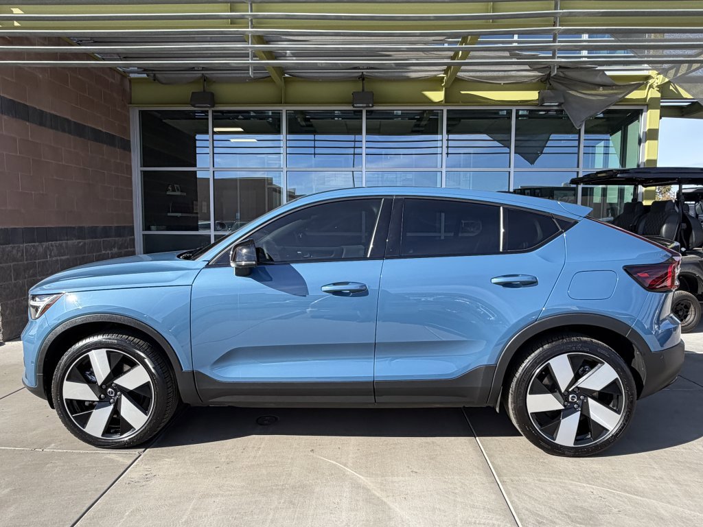 Used 2024 Volvo C40 P8 Recharge Ultimate w/ Protection Package Premier image 7