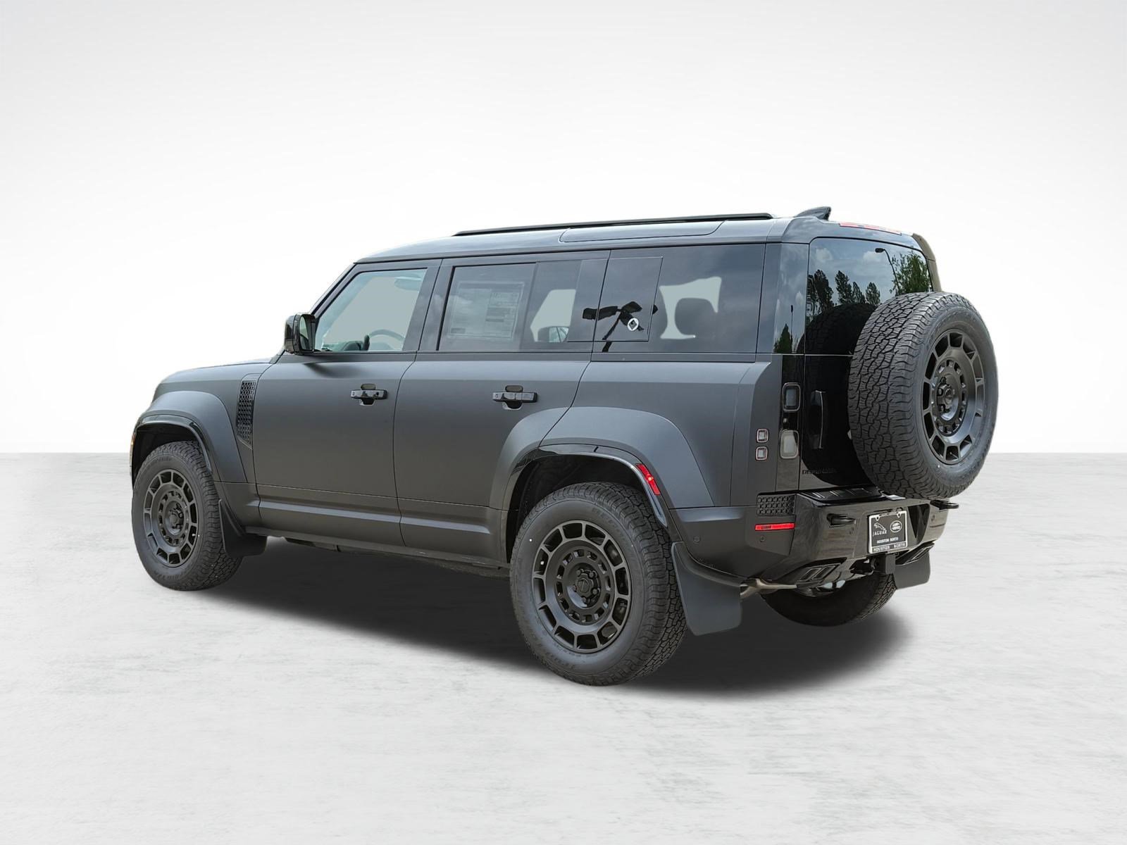 New 2026 Land Rover Defender 110 OCTA AWD/4WD image 3