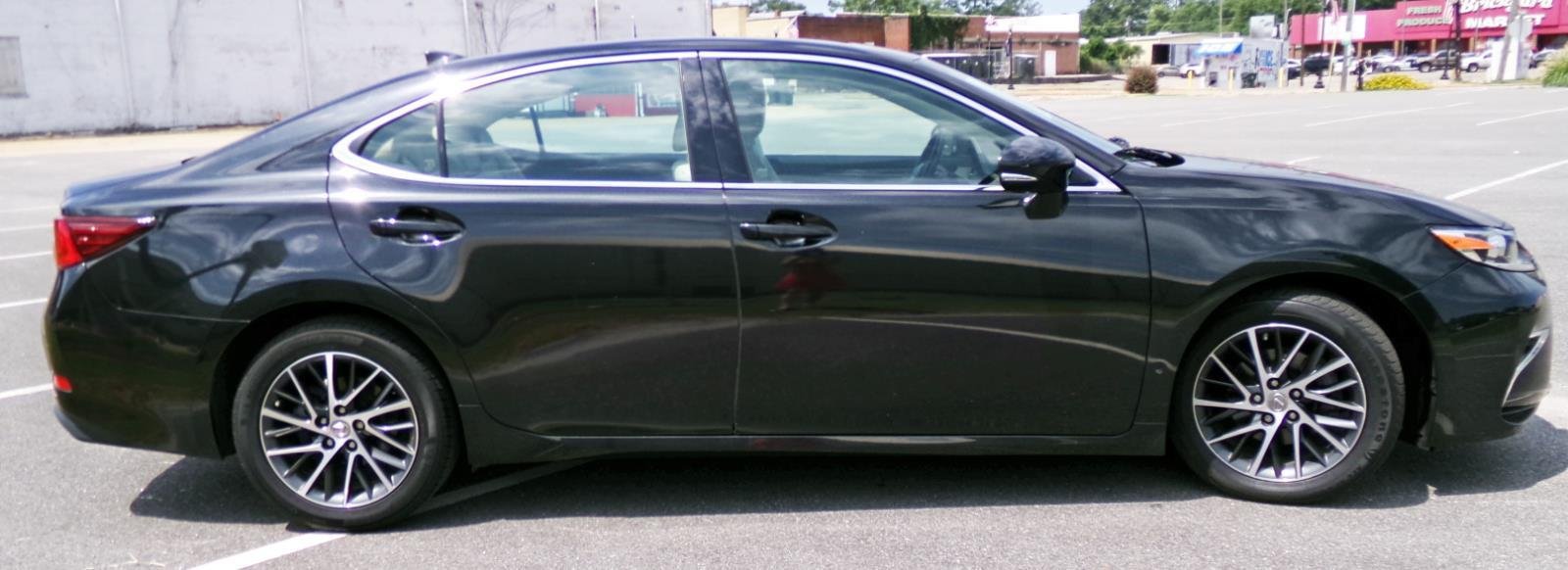 Used 2017 Lexus ES 350 w/ Luxury Package FWD image 5