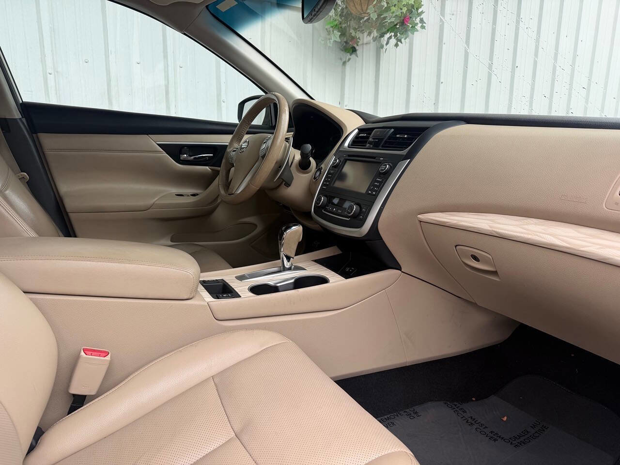 Used 2016 Nissan Altima 3.5 SL FWD image 14