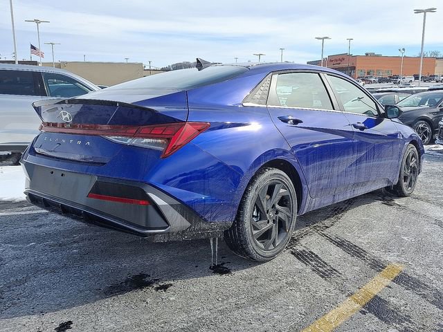 New 2026 Hyundai Elantra SEL Sport image 4