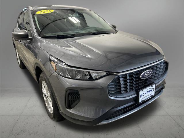 Used 2025 Ford Escape Active w/ Cold Weather Package AWD/4WD image 8