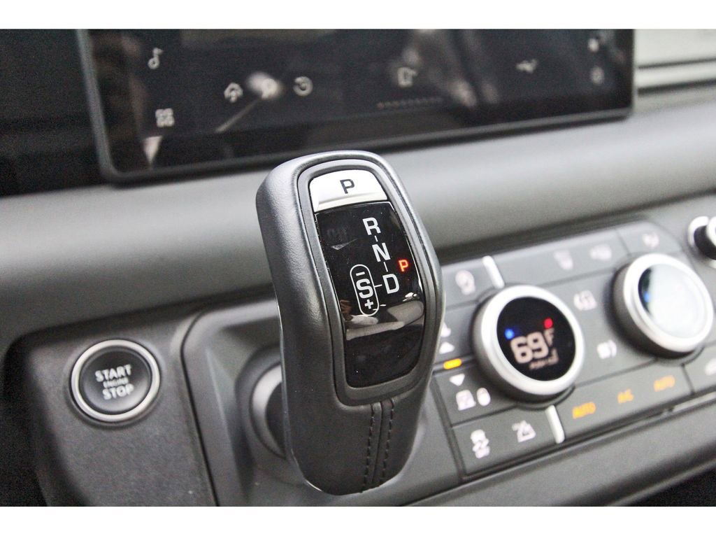 Used 2023 Land Rover Defender 110 X-Dynamic SE image 26