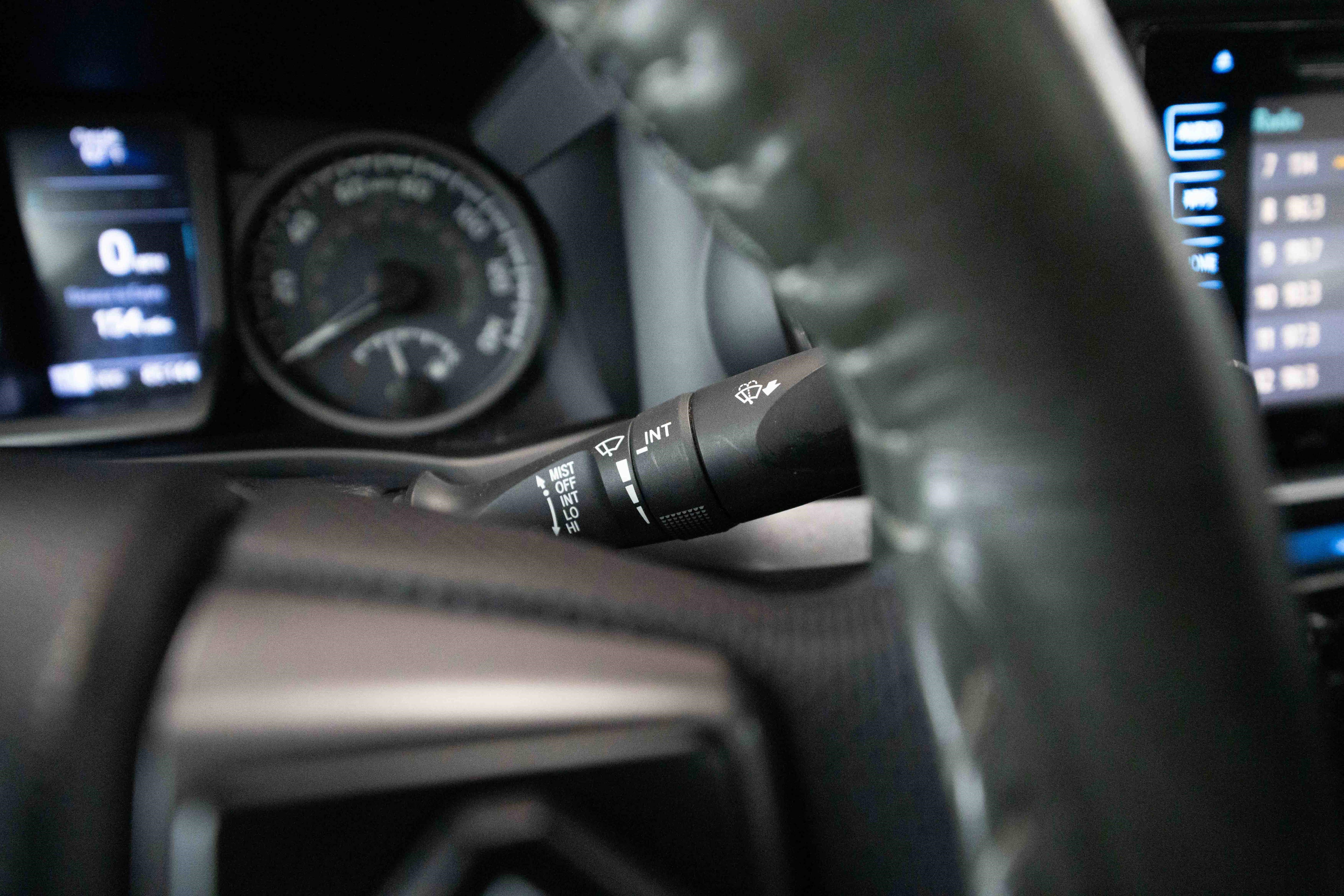 Used 2017 Toyota Tacoma TRD Sport AWD/4WD image 14
