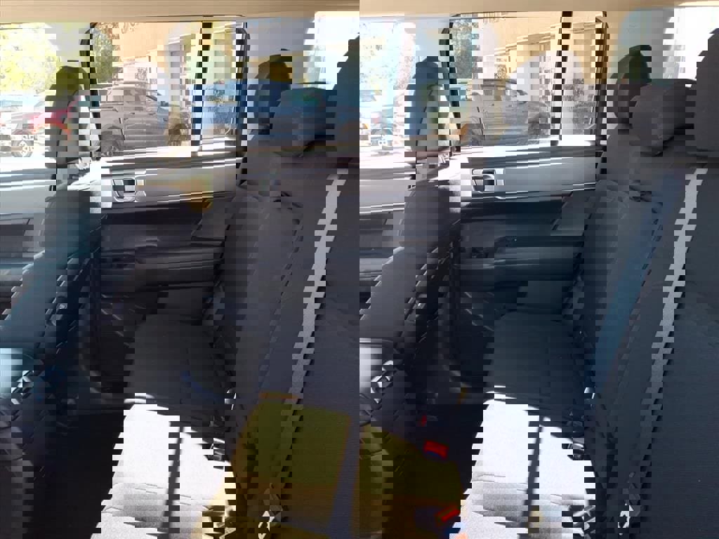 Used 2025 Hyundai Santa Fe SE image 9