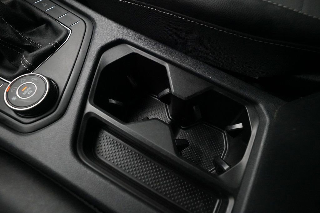 Used 2022 Volkswagen Taos SE image 16