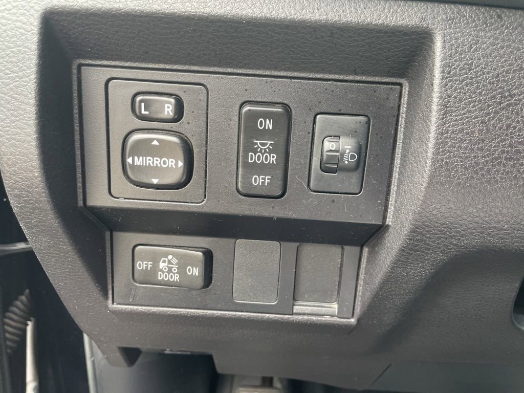 Used 2016 Toyota Tundra SR5 w/ TRD Off Road Package image 15