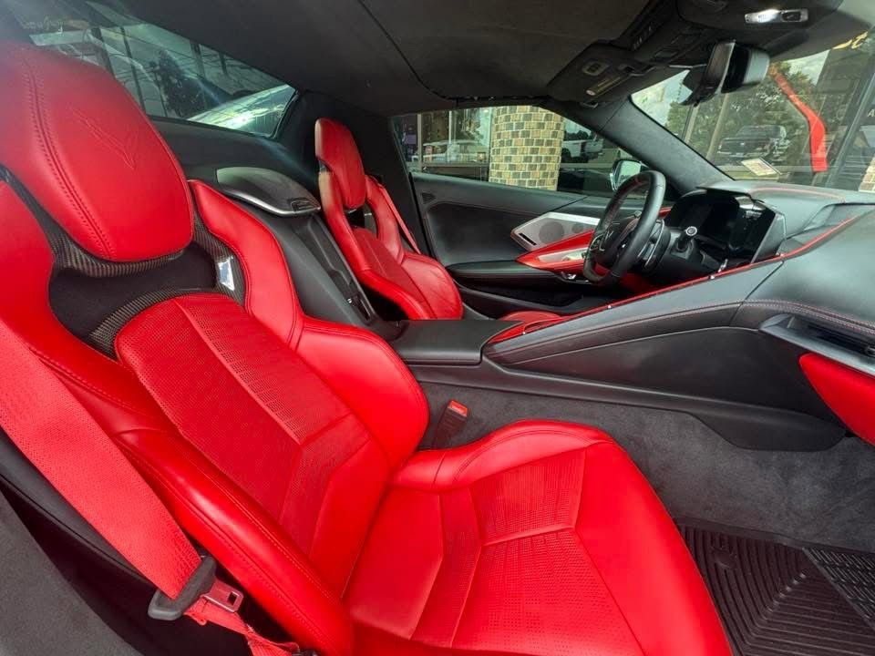 Used 2022 Chevrolet Corvette Stingray Premium Conv w/ Z51 Performance Package RWD image 18