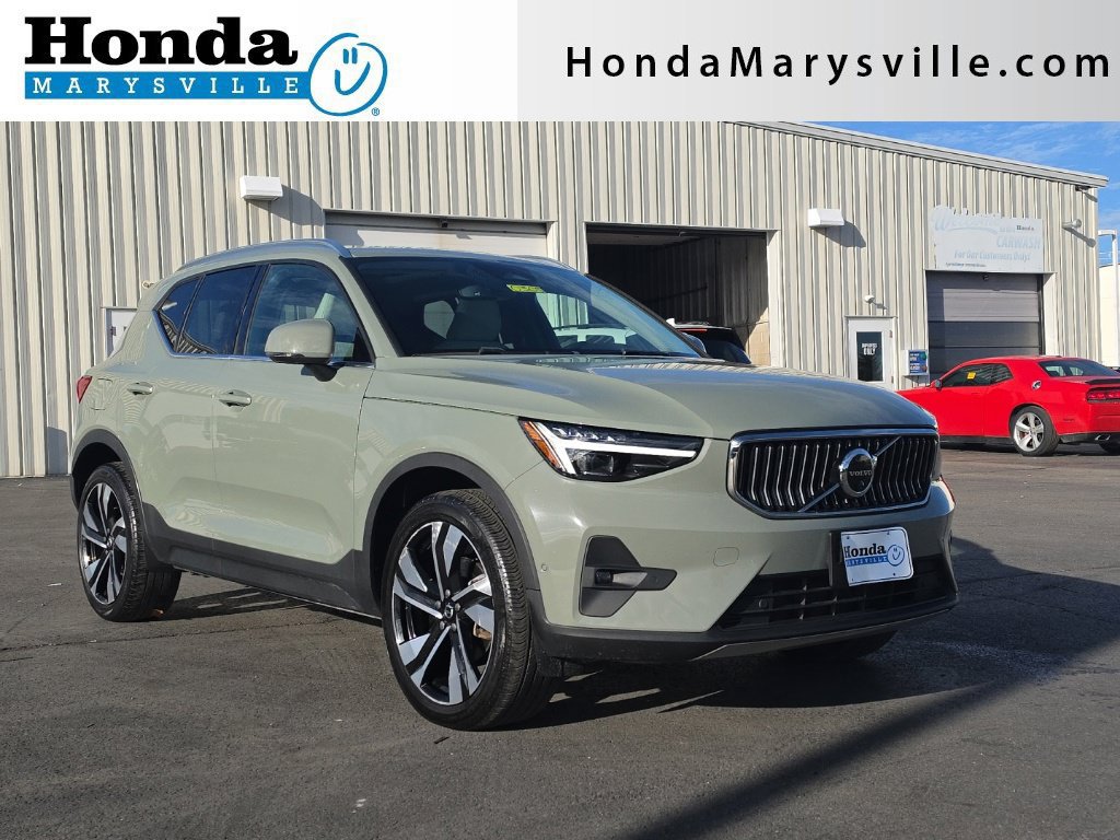 Used 2023 Volvo XC40 B5 Ultimate w/ Protection Package Premier AWD/4WD image 1