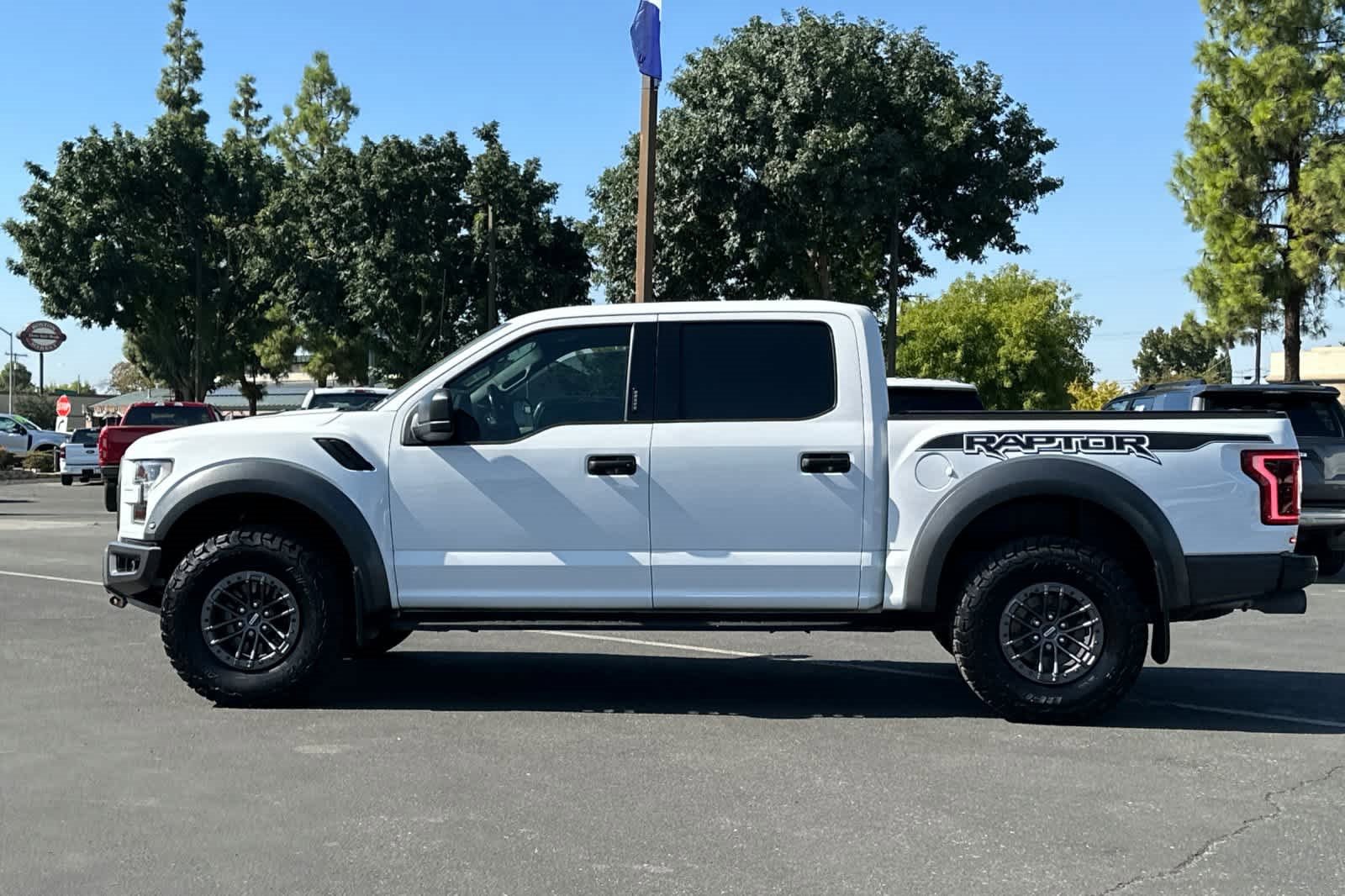 Used 2019 Ford F150 Raptor image 5