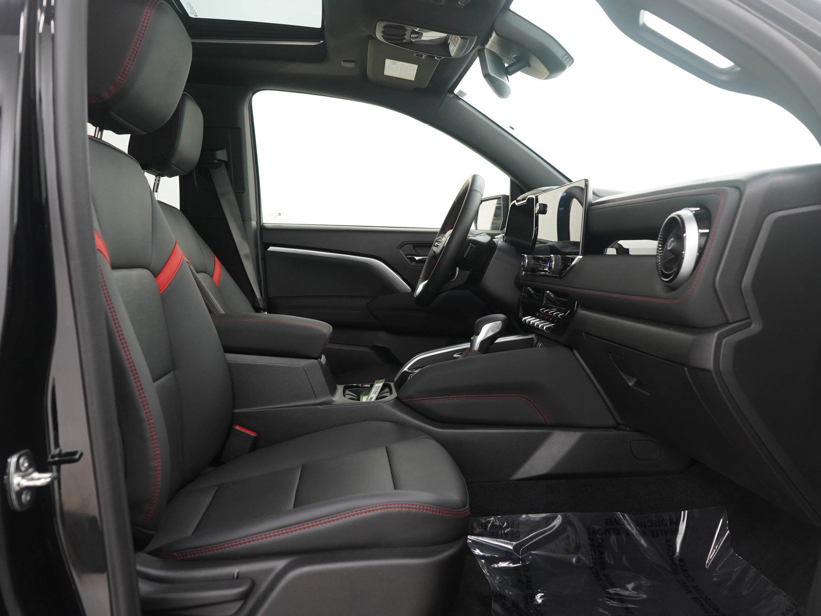 Used 2025 Chevrolet Colorado Z71 w/ Z71 Convenience Package 2 image 11