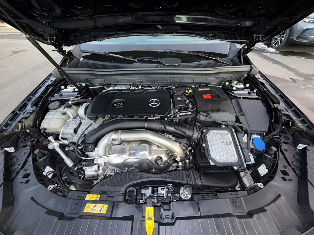 Used 2024 Mercedes-Benz GLB 250 image 24