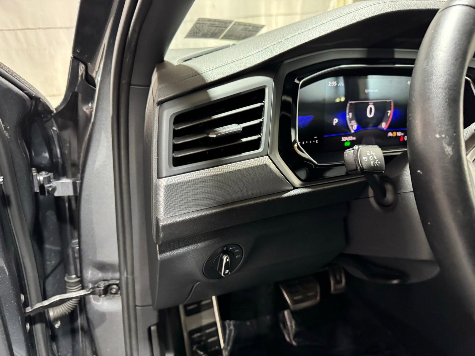 Used 2024 Volkswagen Jetta Sport image 23