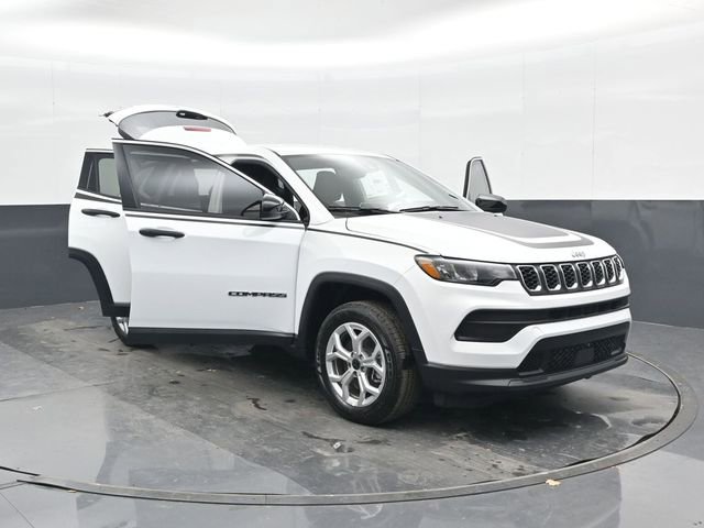 Used 2025 Jeep Compass Sport w/ Mopar Graphics Package AWD/4WD image 46