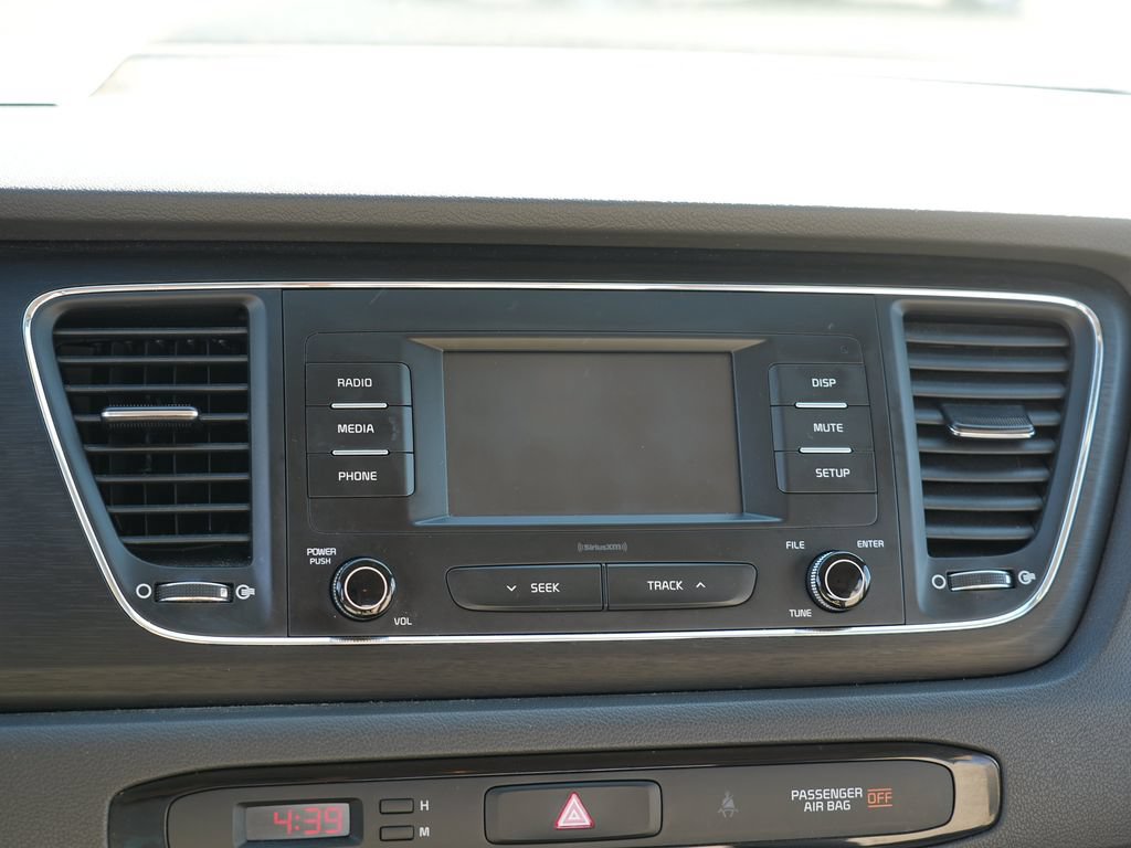 Used 2018 Kia Sedona L FWD image 21