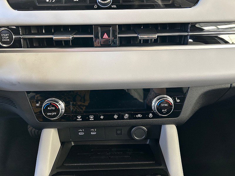 New 2026 Mitsubishi Outlander SE image 18