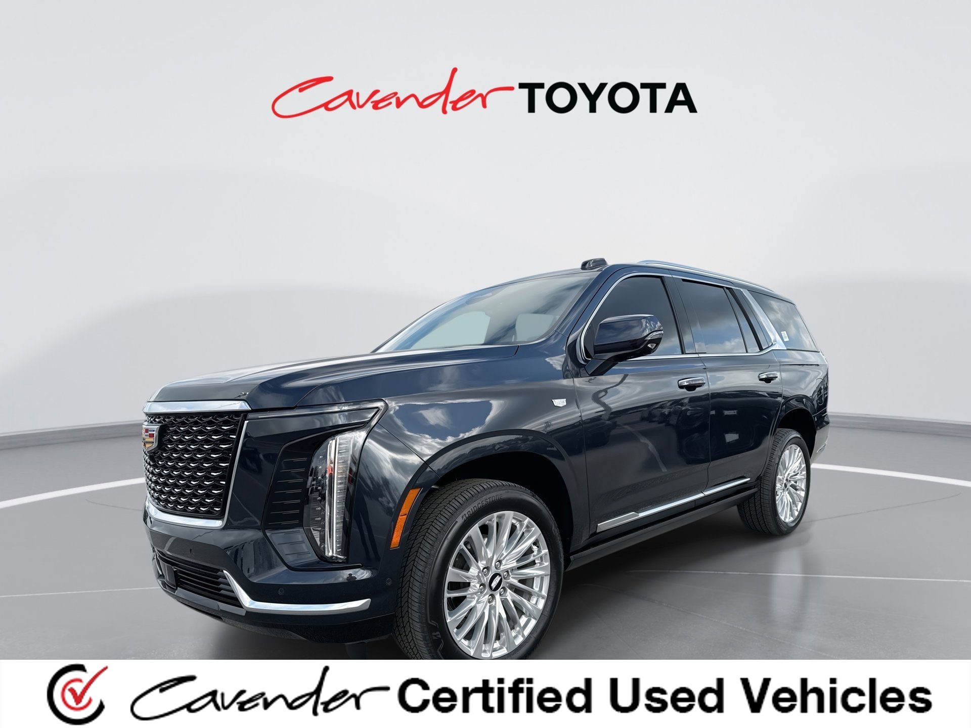 Used 2026 Cadillac Escalade Luxury w/ LPO, Floor Liner Package AWD/4WD image 1