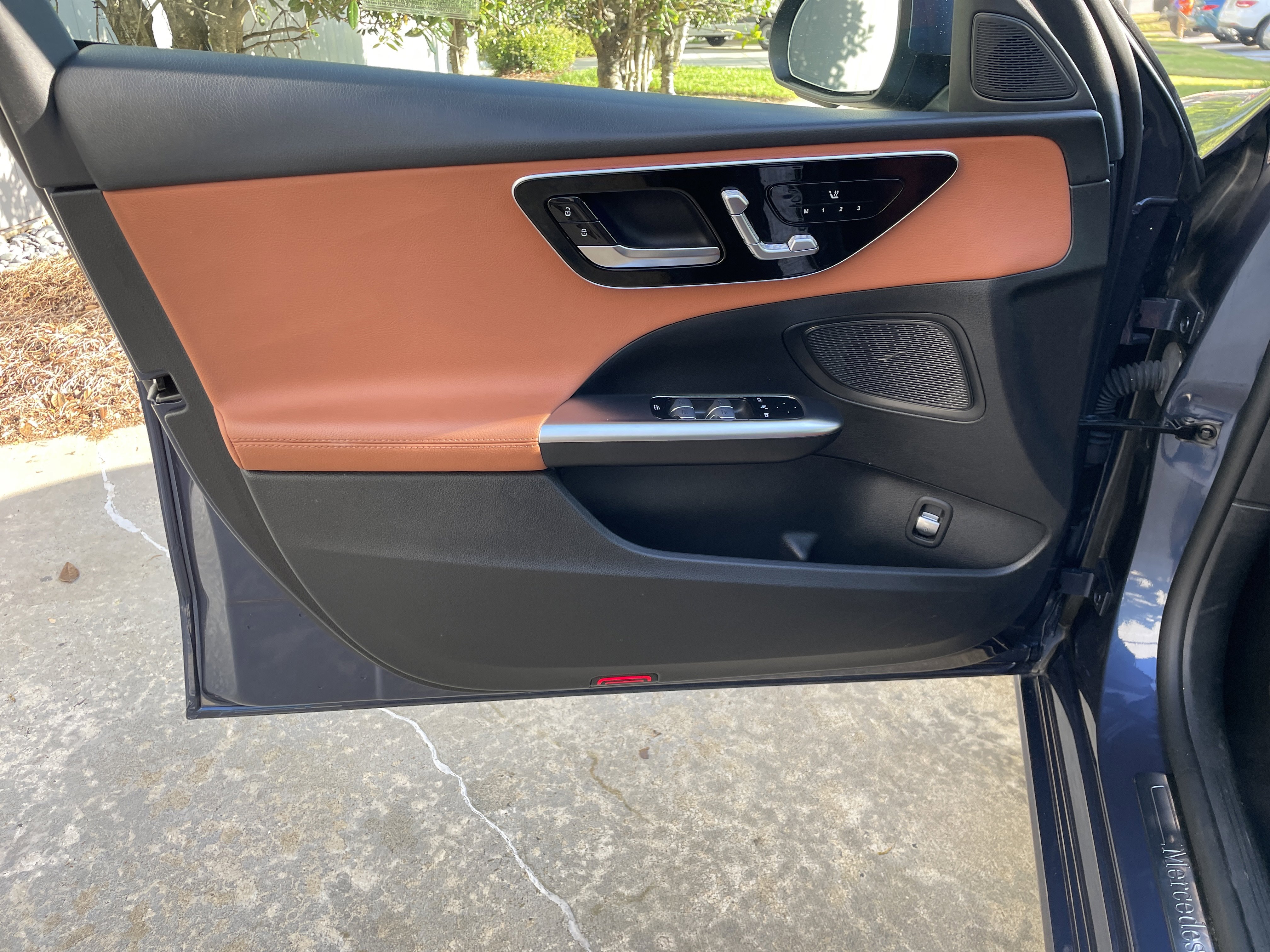 Used 2025 Mercedes-Benz C 300 Sedan image 19