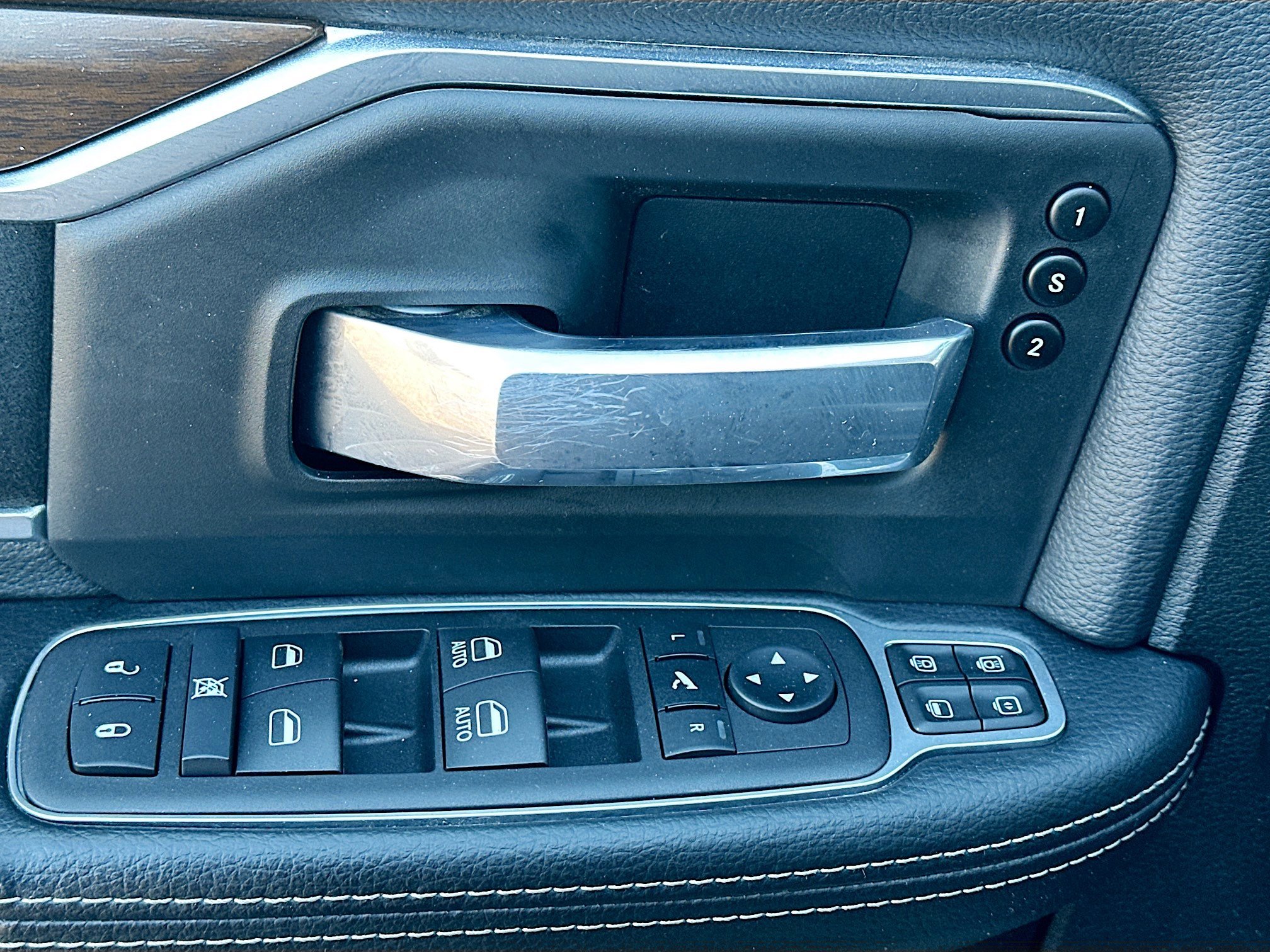 Used 2024 RAM 2500 Laramie image 15