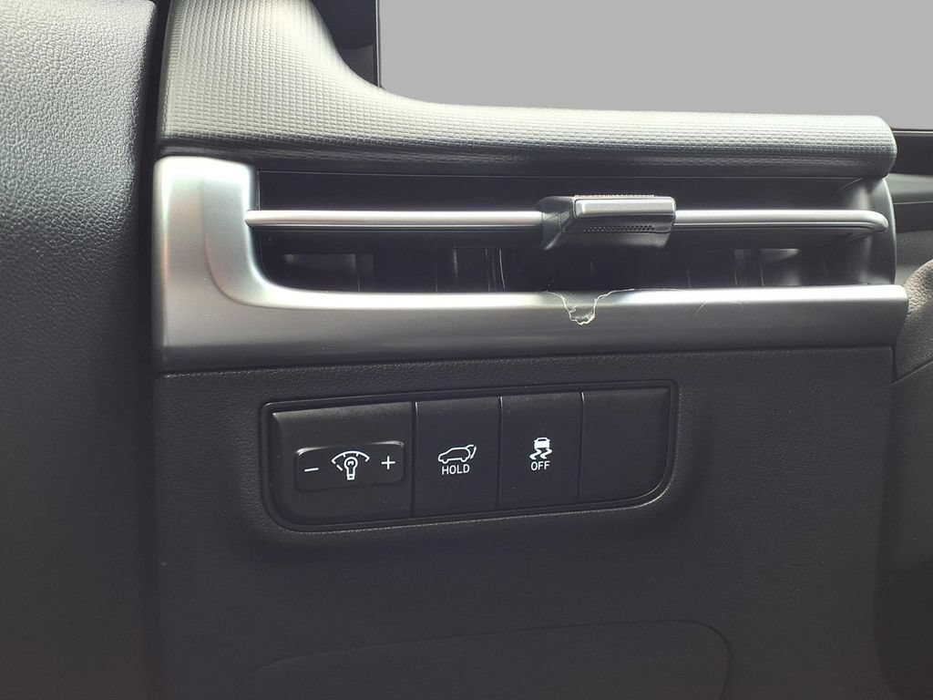 Used 2026 Hyundai Tucson SEL FWD image 17