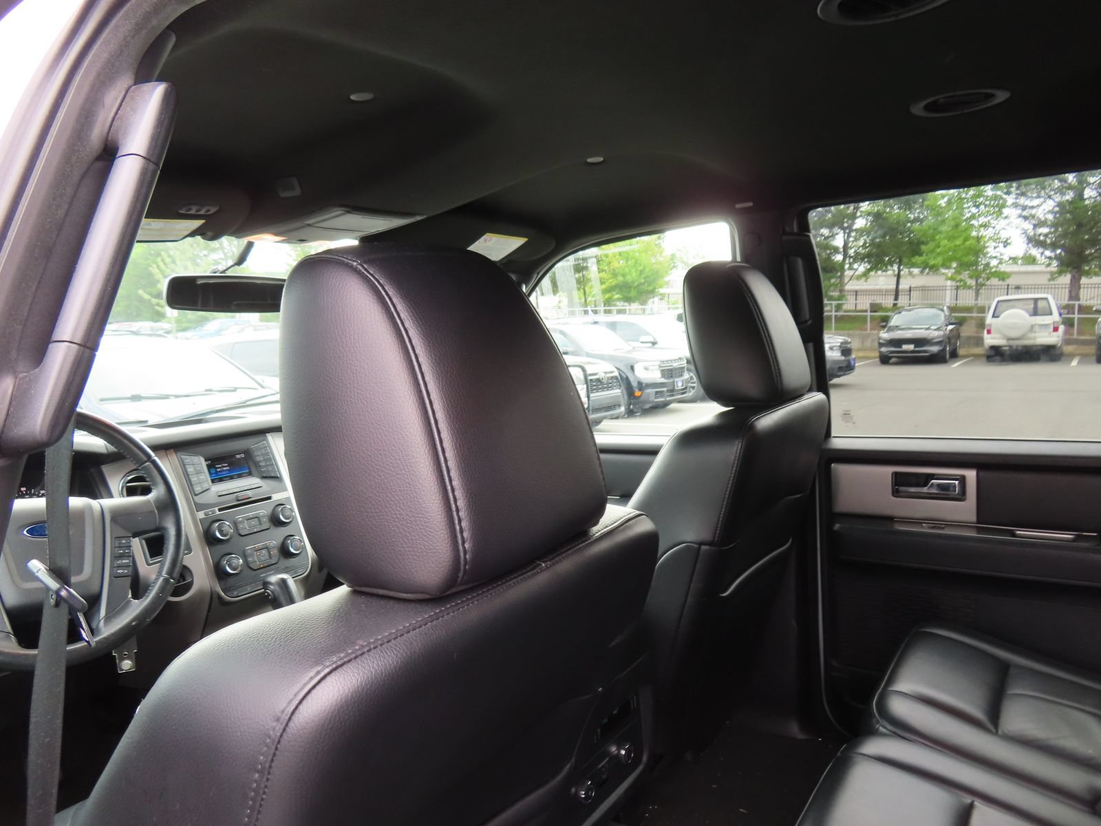 Used 2017 Ford Expedition XLT w/ Equipment Group 201A RWD image 28