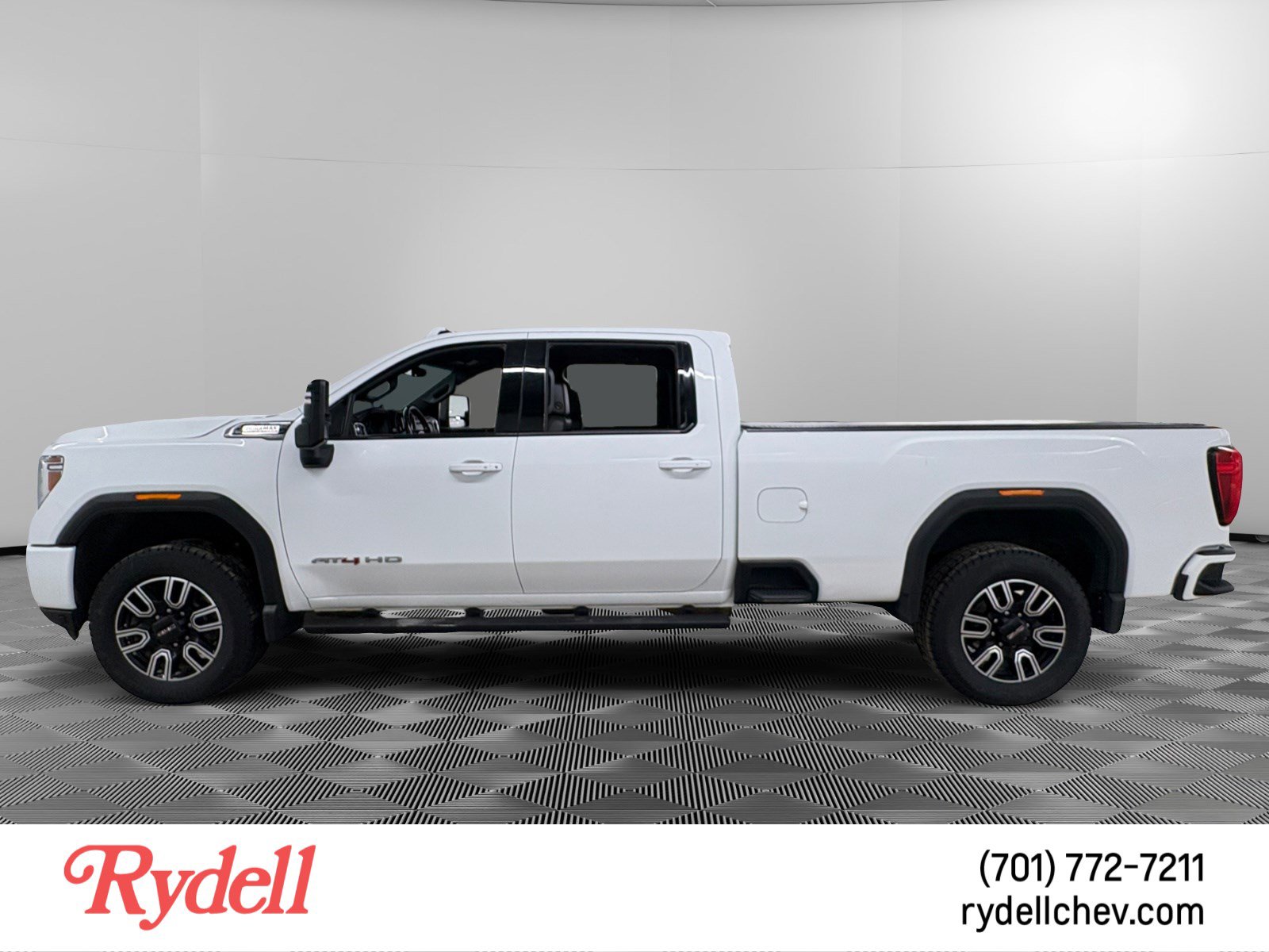 Used 2022 GMC Sierra 2500 AT4 w/ Gooseneck/5TH Wheel Package image 2