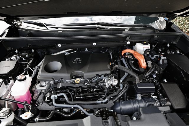 Used 2024 Toyota RAV4 XLE image 32
