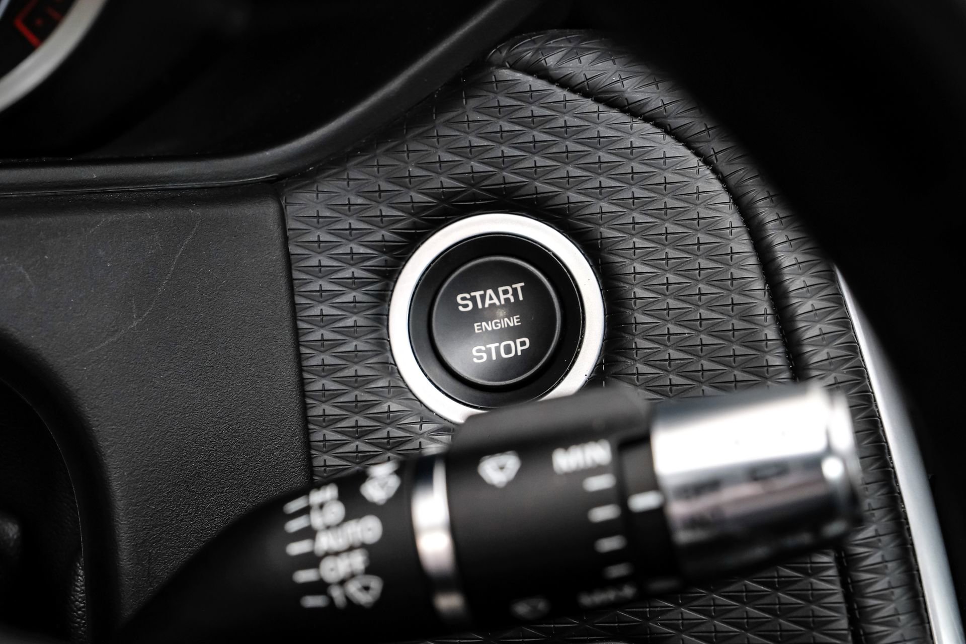 Used 2023 Land Rover Range Rover Velar R-Dynamic S image 25