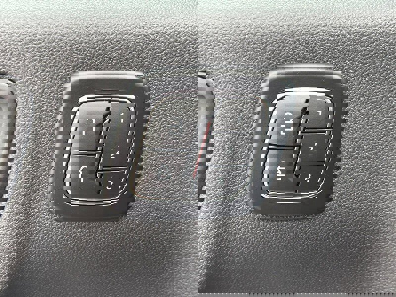 Used 2025 Ford Escape Platinum image 25