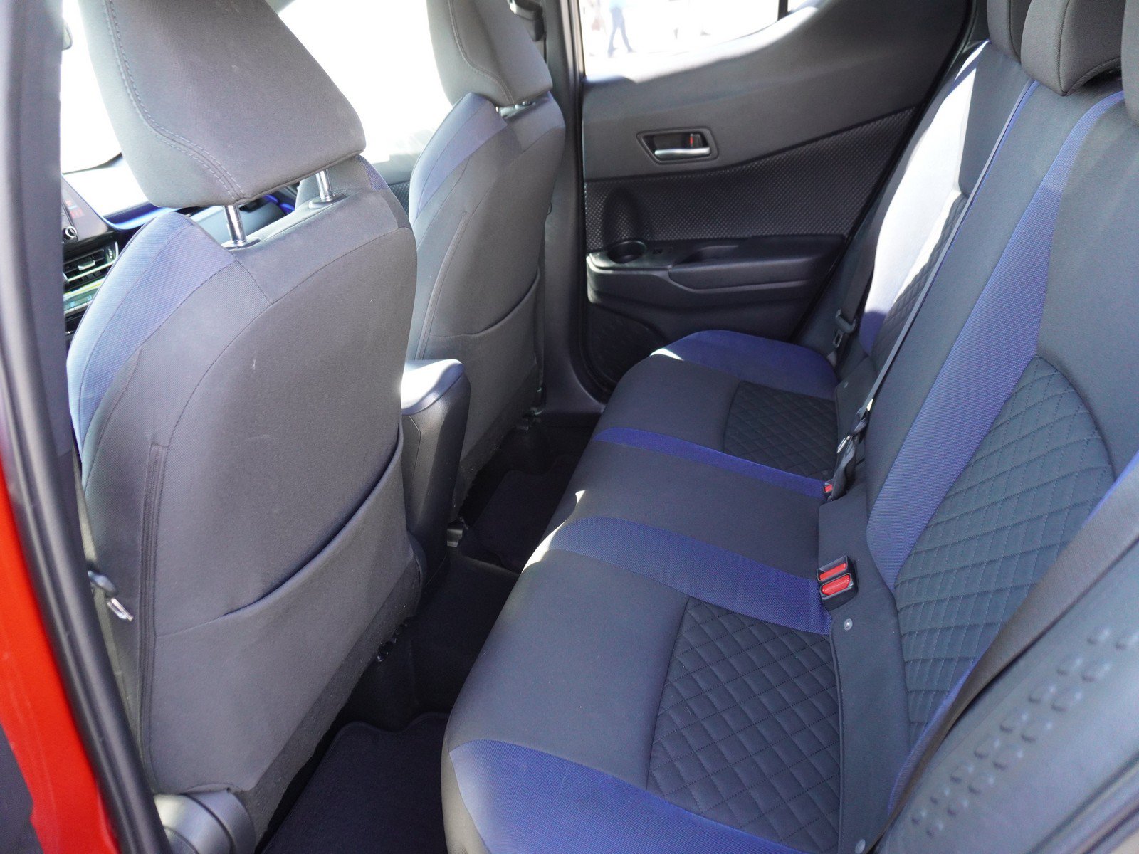 Used 2020 Toyota C-HR XLE FWD image 12