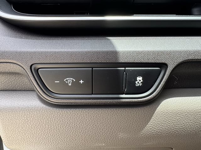 Used 2025 Kia Carnival EX FWD image 36