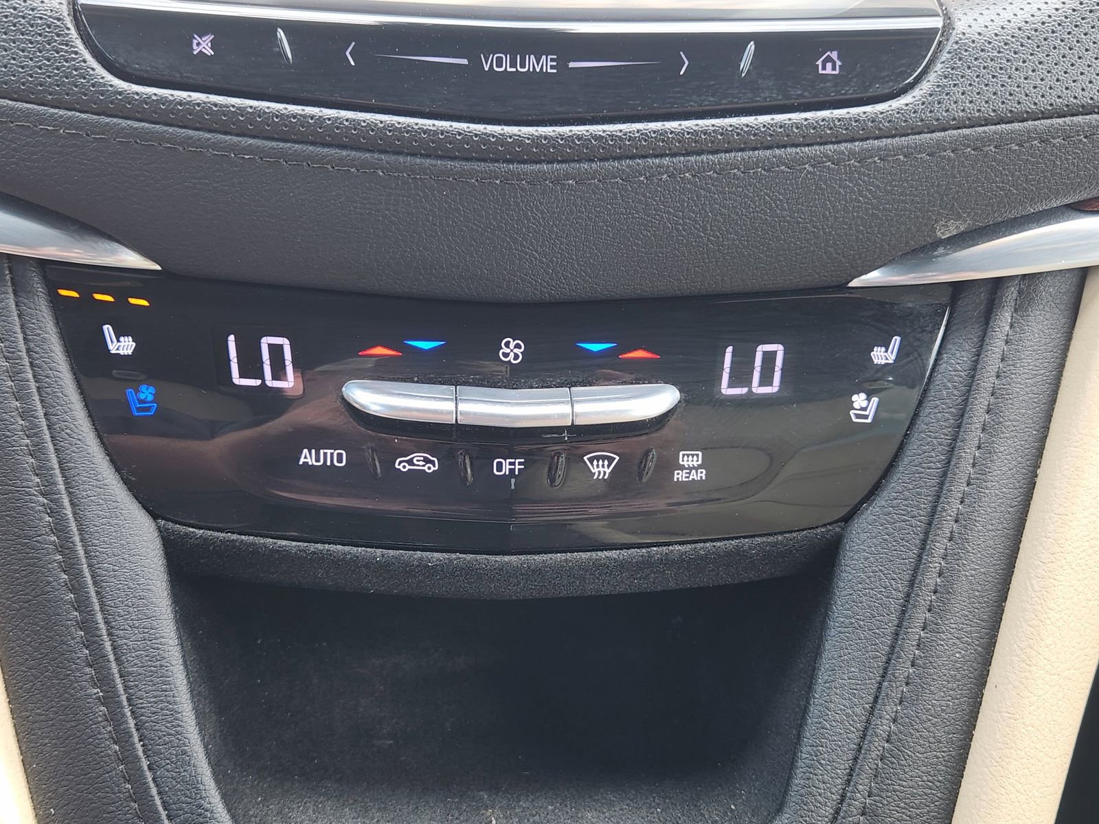 Used 2019 Cadillac XT5 Premium Luxury AWD/4WD image 22