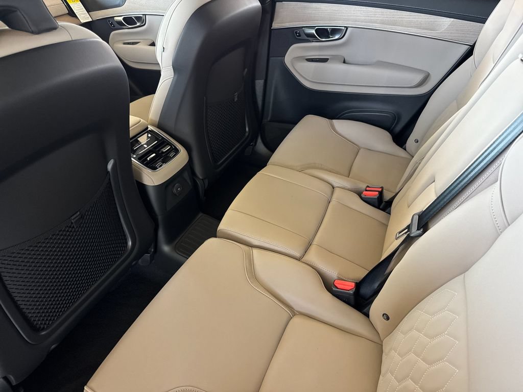 New 2026 Volvo XC90 T8 Plus AWD/4WD image 11