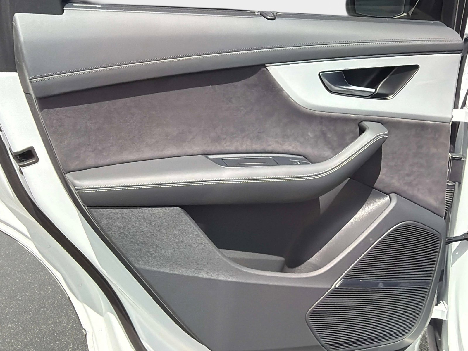 Used 2024 Audi Q7 3.0T Prestige image 29