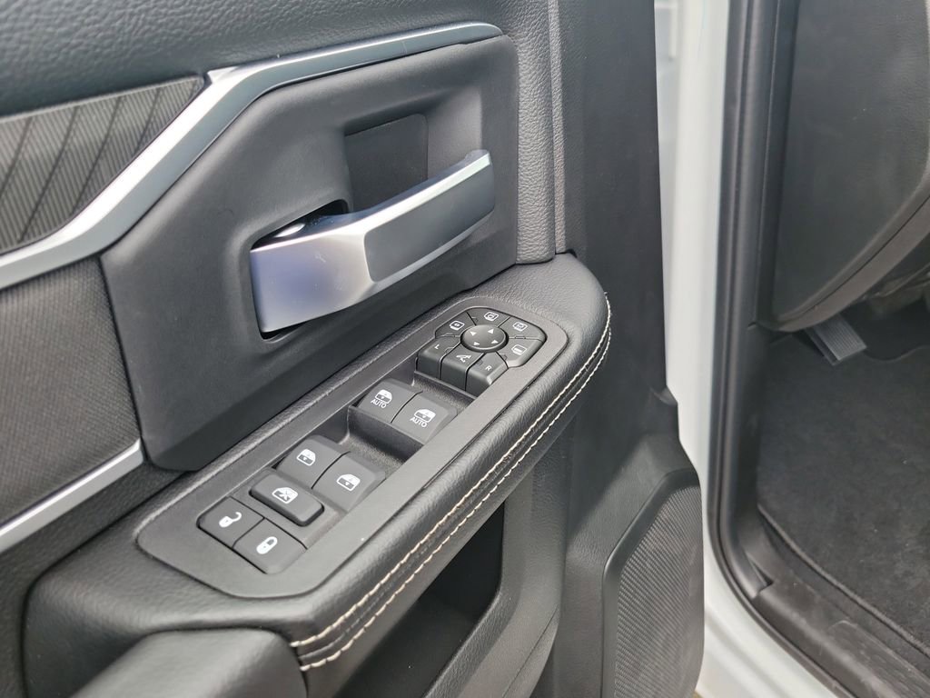 New 2026 RAM 3500 Big Horn AWD/4WD image 15